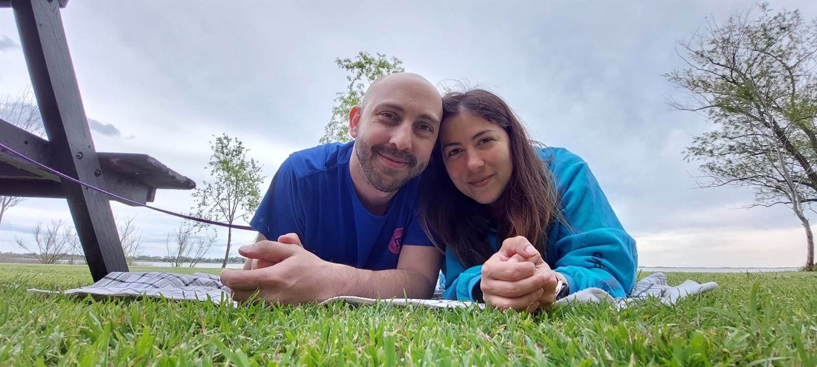 Yanina y Mauro en una tarde al aire libre